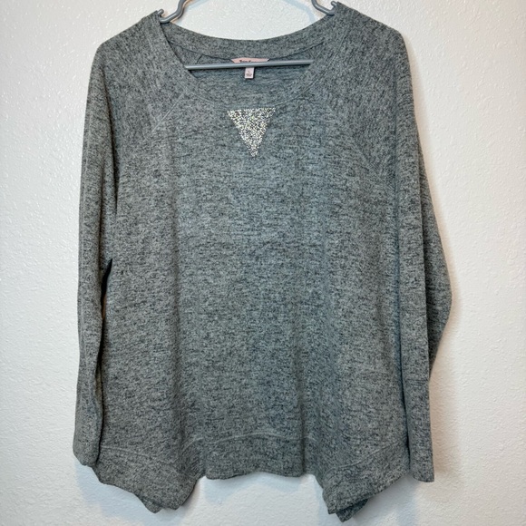 Juicy Couture Fuzzy Gray Triangle Bling Shark Bite Hem Sweater Size Large - Picture 1 of 6